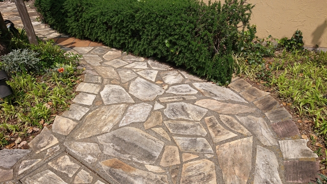 住宅前アプローチ舗装のイメージ