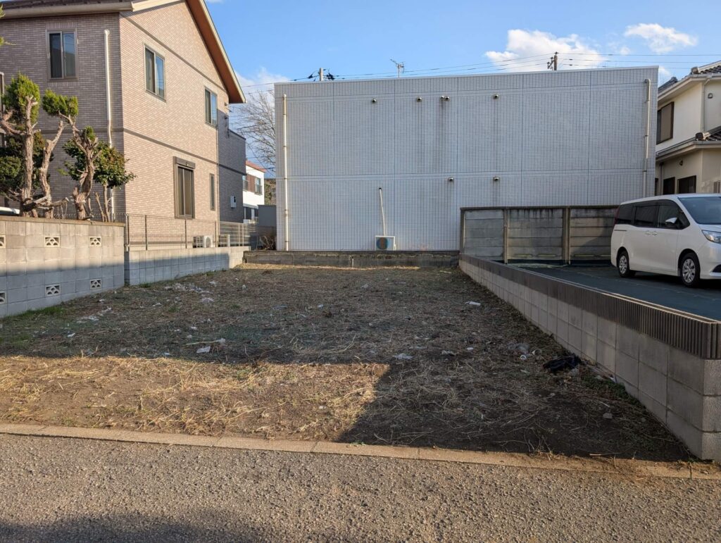 解体工事完了後に整地された更地